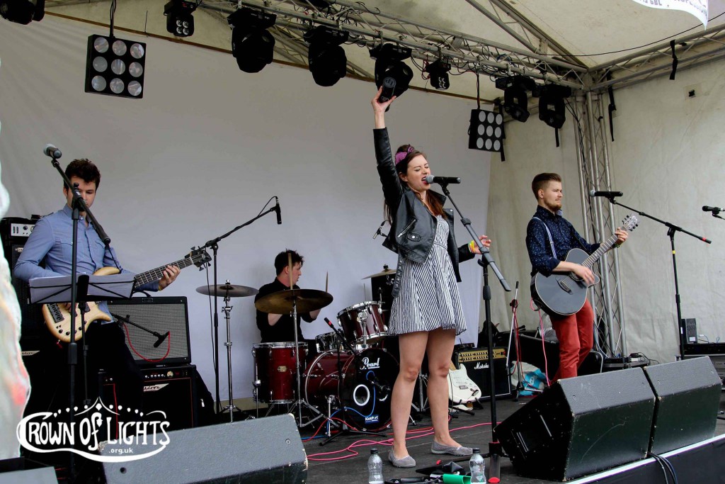 Issimo playing at HeckyFest 2015. (Image taken from Crown of Lights Facebook page)